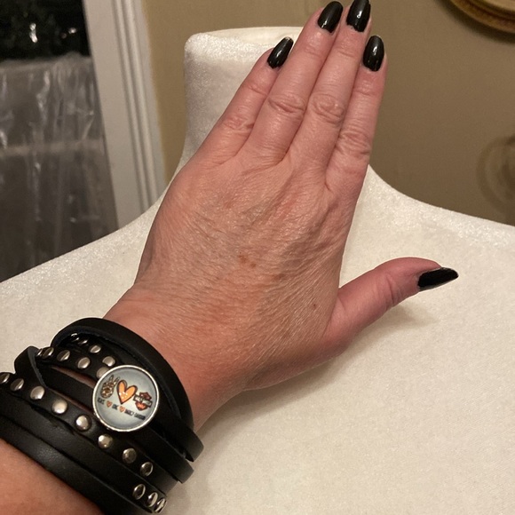 - HD Snap Button Wrap Bracelet - Picture 4 of 12